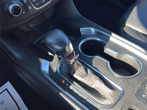 Used 2022 Chevrolet Traverse RS image 24