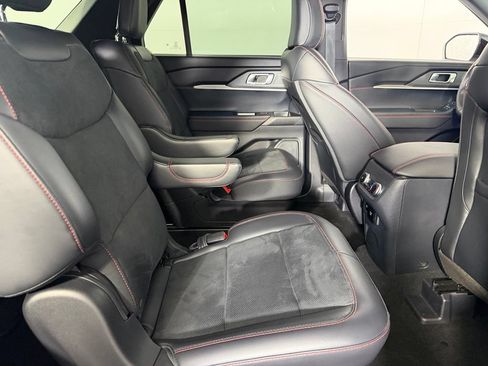 Used 2025 Ford Explorer ST AWD/4WD image 33