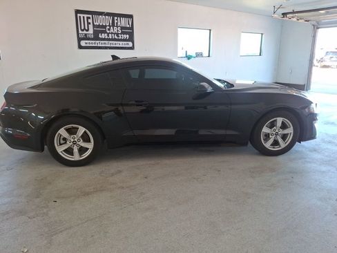 Used 2022 Ford Mustang Coupe RWD image 8