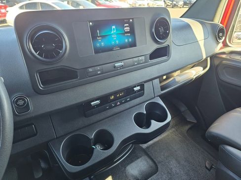 Used 2022 Mercedes-Benz Sprinter 144 Cargo image 29