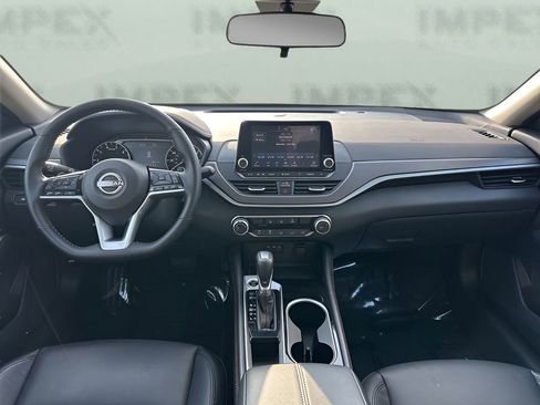Used 2025 Nissan Altima 2.5 SR image 12