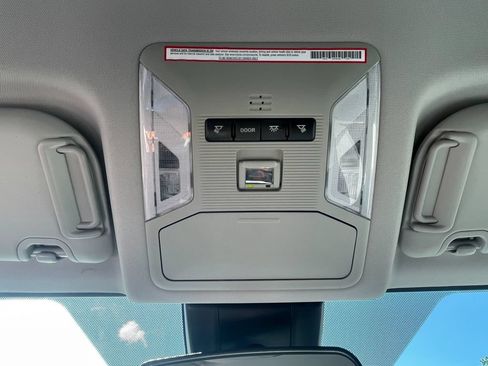Used 2021 Toyota RAV4 XLE AWD/4WD image 23