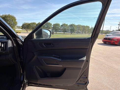 Certified 2023 Nissan Pathfinder Rock Creek image 16