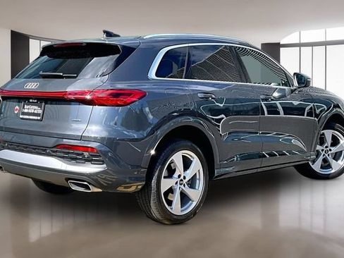 Used 2025 Audi Q5 Premium w/ Premium Plus AWD/4WD image 5