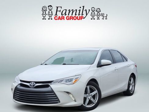 Used 2016 Toyota Camry XLE FWD image 1