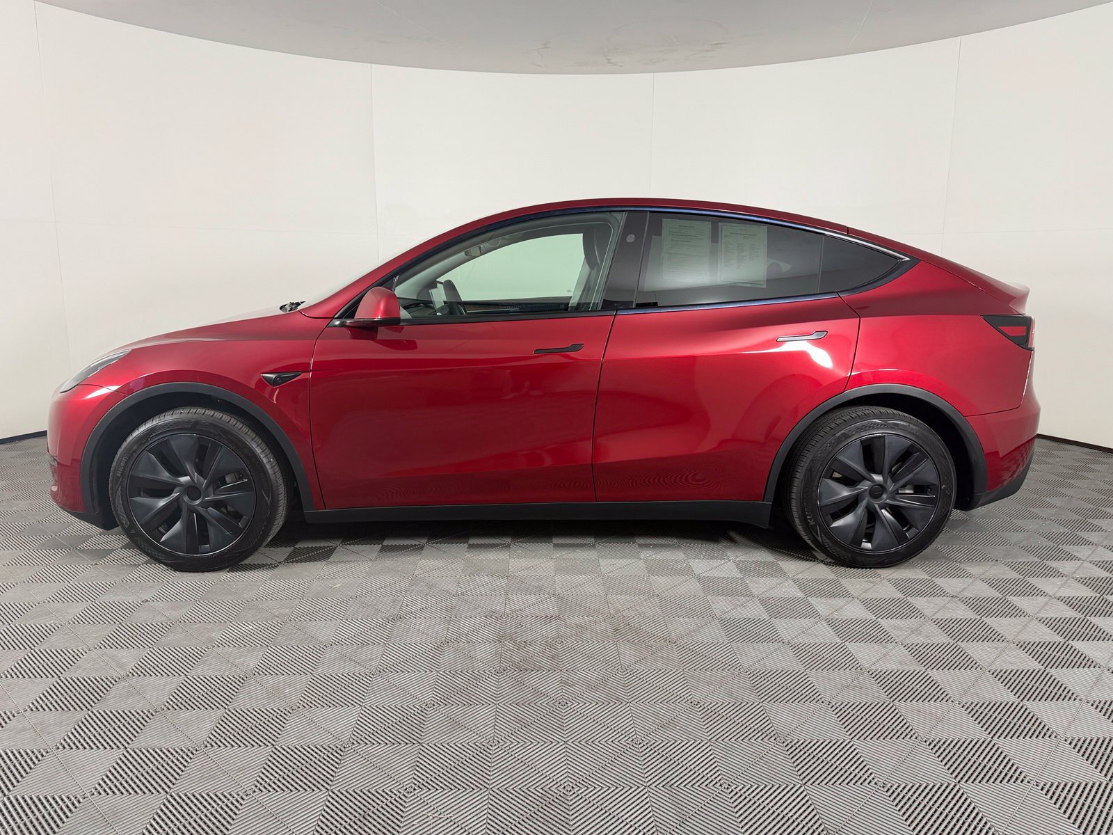 Used 2024 Tesla Model Y Long Range RWD image 6