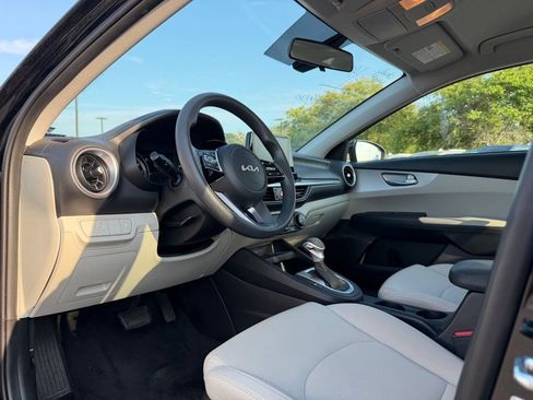 Certified 2023 Kia Forte LXS w/ LXS Technology Package FWD image 9