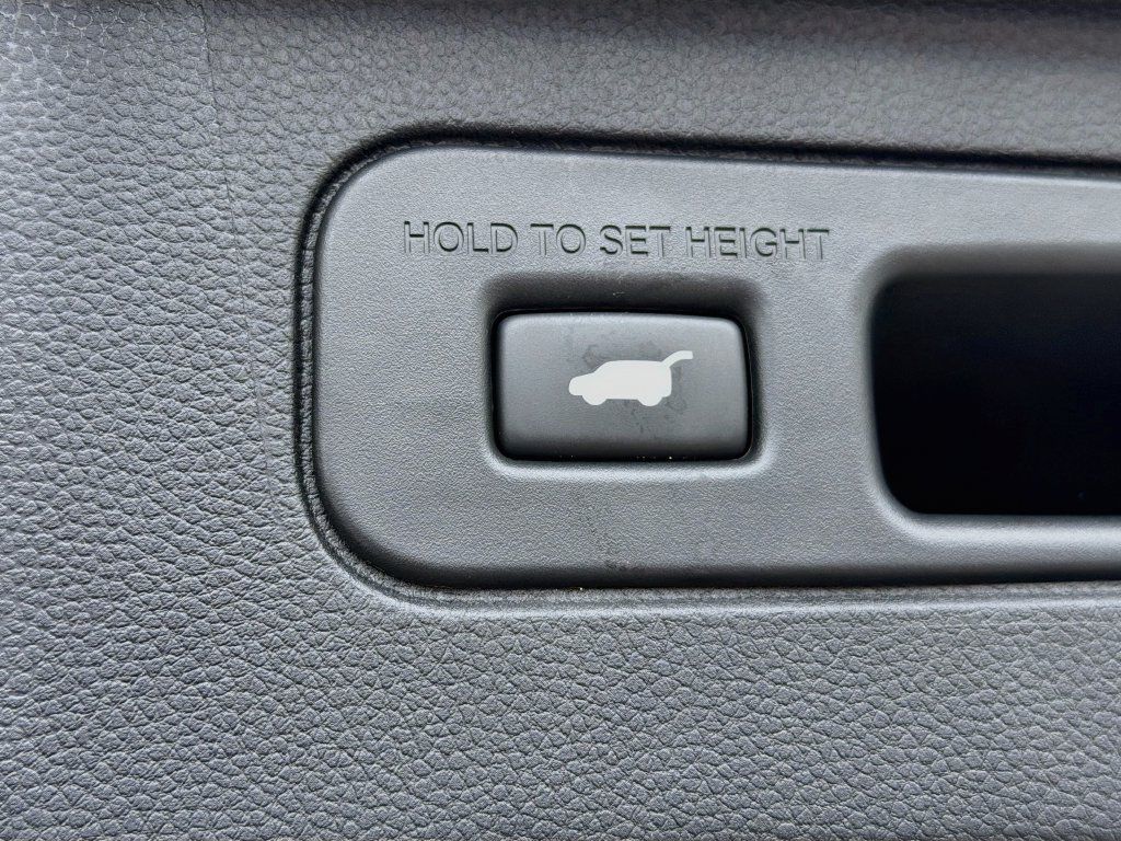 Used 2025 Honda Pilot EX-L image 39