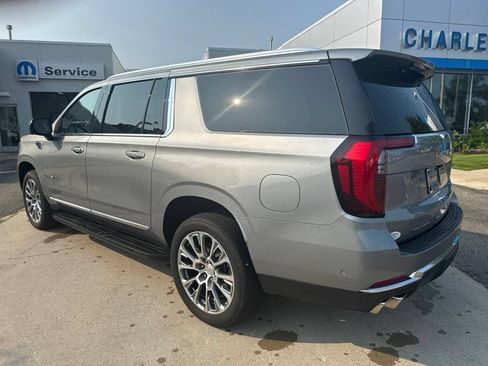 Used 2025 GMC Yukon XL Denali AWD/4WD image 8