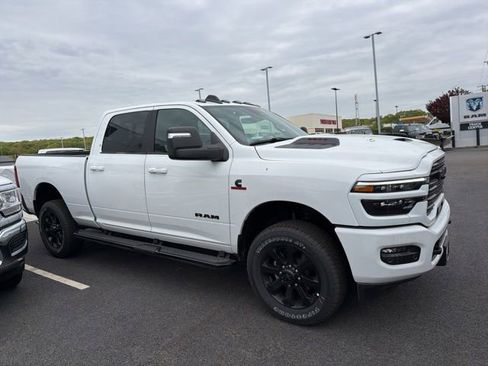 New 2026 RAM 2500 Laramie AWD/4WD image 2