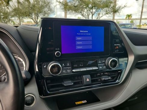 Used 2024 Toyota Highlander XLE image 20