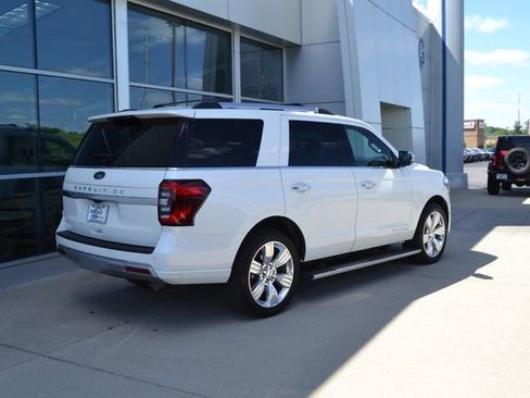 Certified 2024 Ford Expedition Platinum AWD/4WD image 3