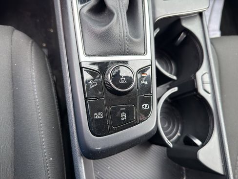 Used 2024 Kia Sportage LX image 15