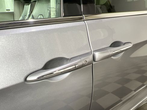 Used 2020 Chrysler Pacifica Limited image 15