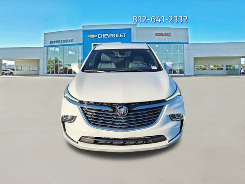 Used 2024 Buick Enclave Premium image 2