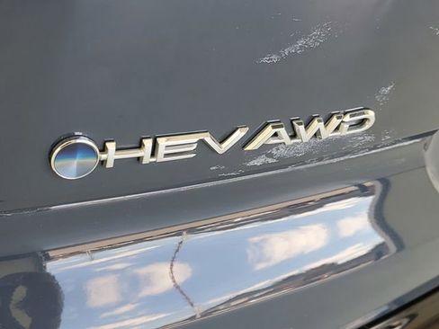 Used 2025 Toyota Crown Signia Limited w/ Advanced Technology Package image 8