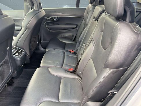 Used 2020 Volvo XC90 T6 Momentum w/ Protection Package Premier image 15