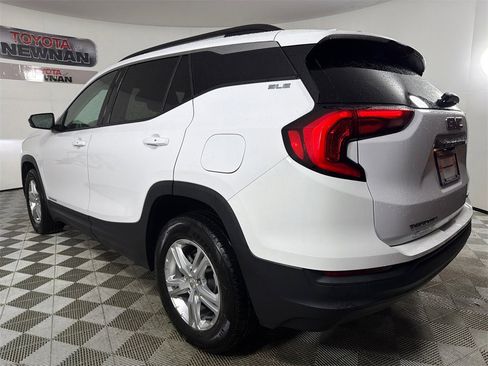 Used 2020 GMC Terrain SLE w/ Driver Convenience Package image 6