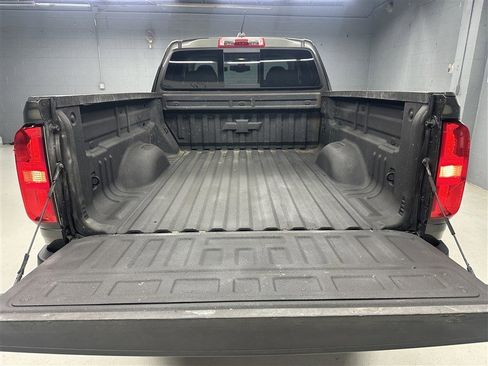 Used 2018 Chevrolet Colorado Z71 AWD/4WD image 17