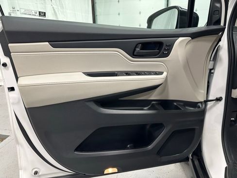 Used 2025 Honda Odyssey EX-L image 8