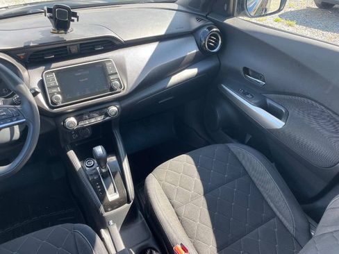 Used 2018 Nissan Kicks SV FWD image 15