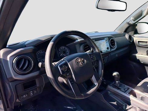 Used 2019 Toyota Tacoma TRD Off-Road image 21