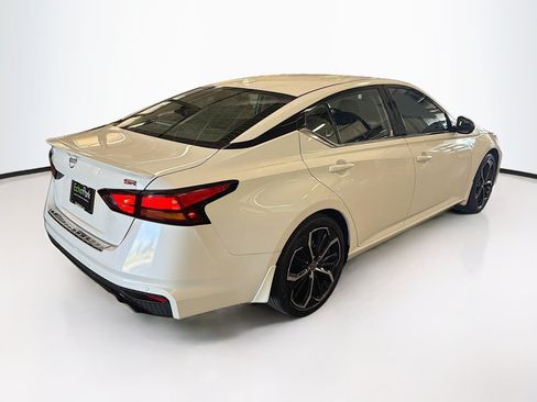 Used 2023 Nissan Altima 2.5 SR w/ SR Premium Package FWD image 9