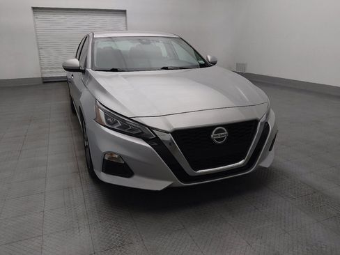 Used 2022 Nissan Altima 2.5 SV FWD image 14