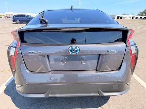 Used 2018 Toyota Prius Four Touring FWD image 7