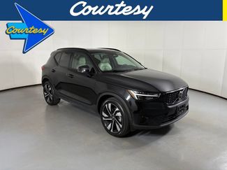 Used 2024 Volvo XC40 B5 Plus w/ Climate Package AWD/4WD video 1