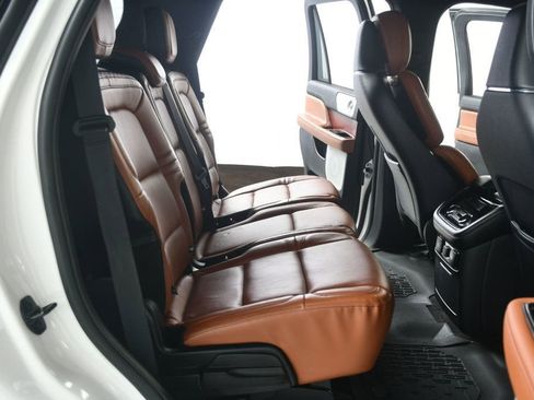 Used 2020 Lincoln Navigator Reserve w/ Luxury Package AWD/4WD image 37
