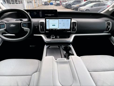 Used 2025 Ford Expedition Max Platinum image 15