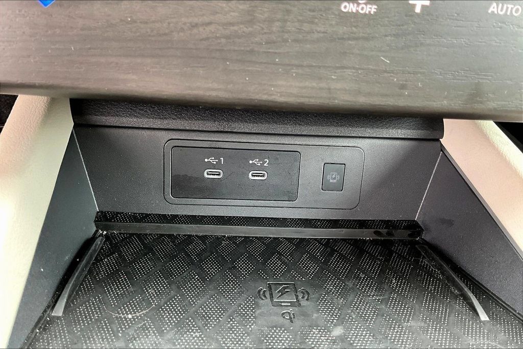 Certified 2025 Nissan Murano SV AWD/4WD image 28