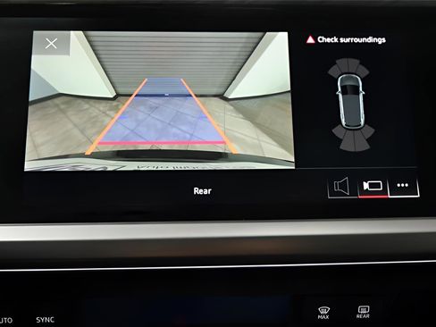 Used 2022 Audi Q4 e-tron Premium image 26