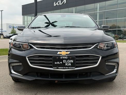 Used 2016 Chevrolet Malibu LT FWD image 2