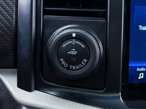 Used 2022 Ford F150 Raptor w/ Equipment Group 801A High AWD/4WD image 31