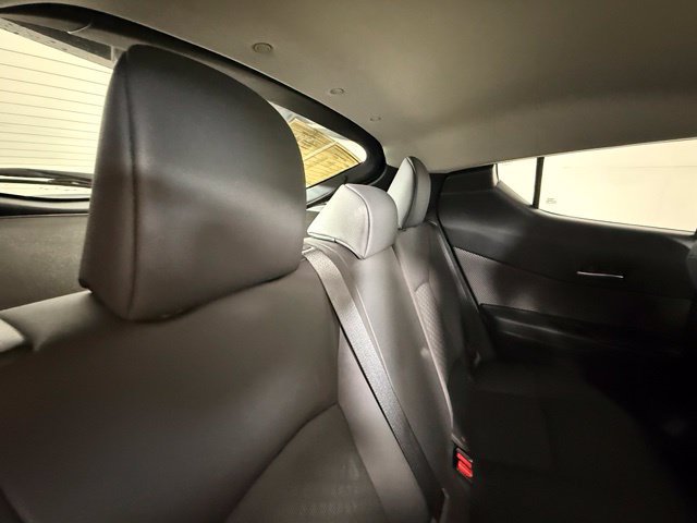 Used 2022 Toyota C-HR Limited FWD image 28