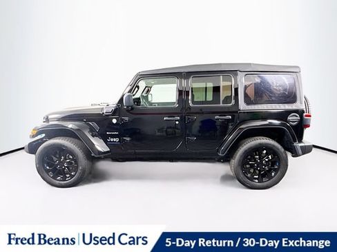 Used 2023 Jeep Wrangler Unlimited Sahara AWD/4WD image 5
