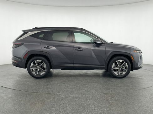 Used 2025 Hyundai Tucson SEL AWD/4WD image 11