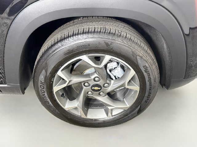 Used 2026 Chevrolet Trax LT w/ LT Convenience Package FWD image 31
