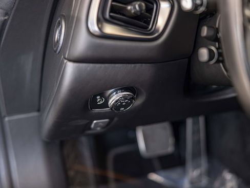 Used 2018 Aston Martin DB11 V12 image 18