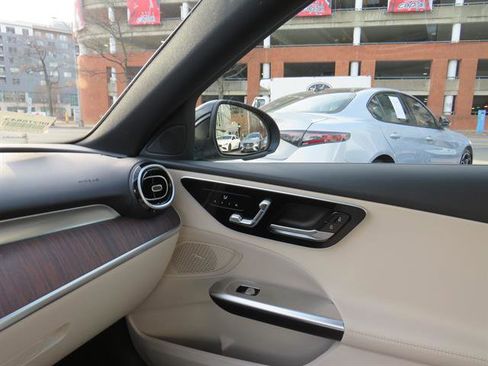 Used 2025 Mercedes-Benz C 300 4MATIC Sedan image 16