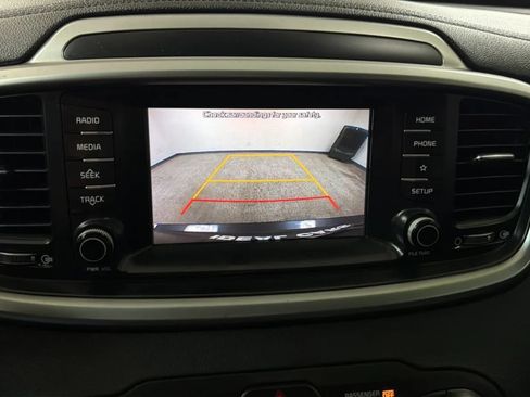 Used 2019 Kia Sorento FWD image 14