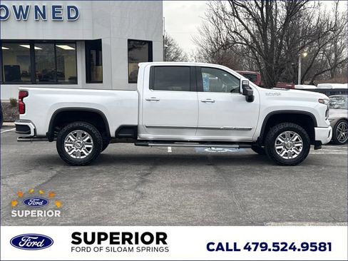 Used 2024 Chevrolet Silverado 2500 High Country image 2