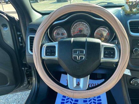 Used 2013 Dodge Avenger SXT image 10