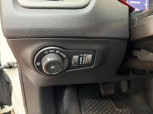 Used 2019 Jeep Compass Trailhawk AWD/4WD image 24