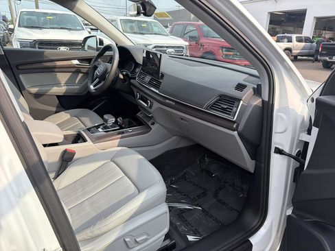 Used 2023 Audi Q5 2.0T Premium w/ Convenience Package AWD/4WD image 15