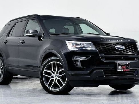 Used 2018 Ford Explorer Sport w/ Equipment Group 401A image 2