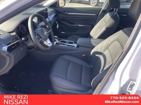 New 2025 Nissan Altima 2.5 SR w/ SR Premium Package image 10
