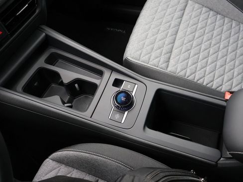 Used 2025 Volkswagen Tiguan S image 26